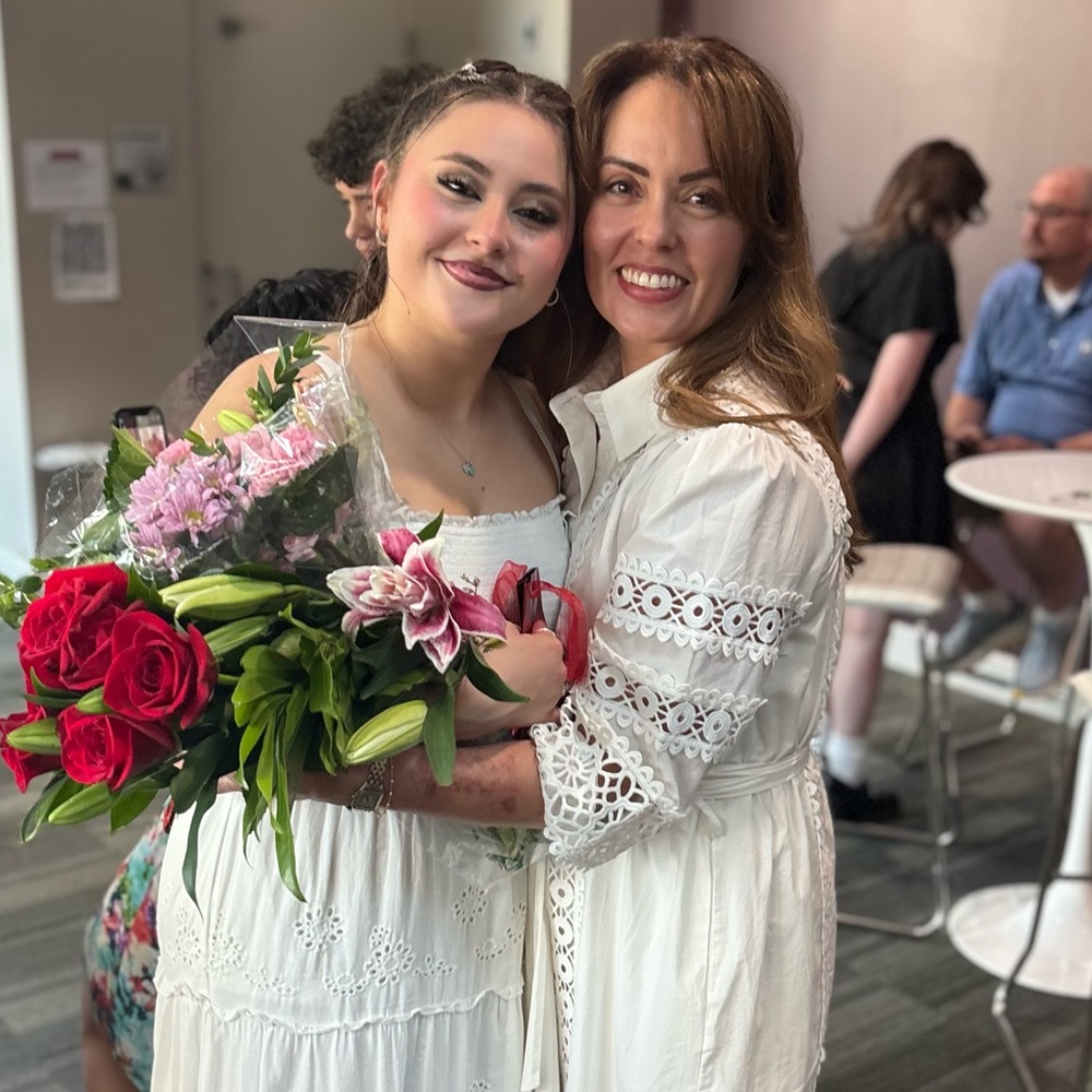 Meet your Posher, Jacquelyn and Sophia